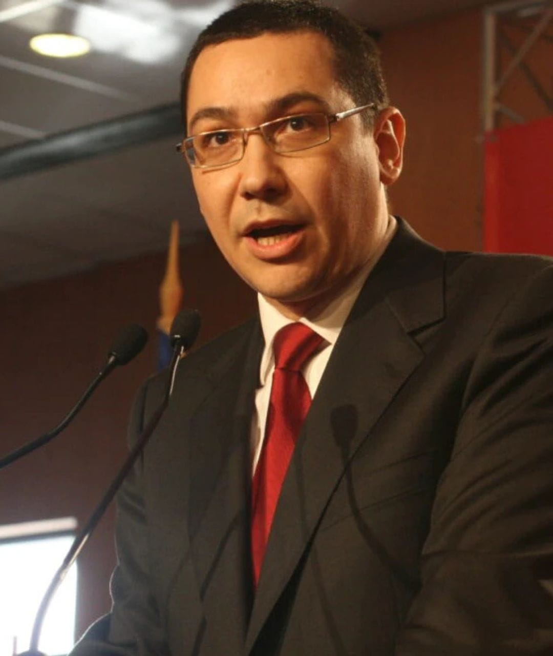 Guvernul Ciolacu 2. Victor Ponta revine în linia întâi a politicii.