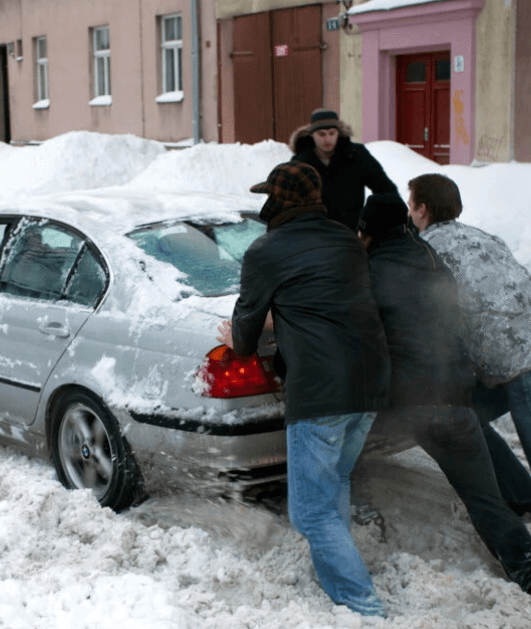 O iarnă cum România n-a mai văzut de mult timp. Vine gerul de crapă pietrele.Vezi mai jos Prognoza ANM