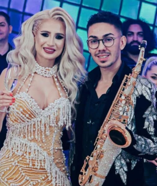 Armin Nicoară, probleme cu botezul fiului său .Artistul recunoaște că venirea pe nume a lui Amir Efrem i-a schimbat relația cu Claudia Puican