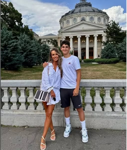 Diana Munteanu, deschisă către o nouă relație: „Mă simt completă, dar ușa e deschisă”Vezi in comentarii