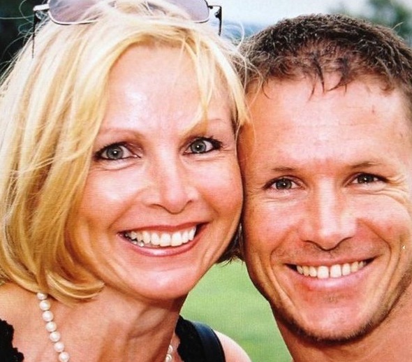 Confesiunea tulburătoare a lui Felix Baumgartner către mama sa, într-unul dintre cele mai emoționante momente mamă-fiu.vezi in comentarii