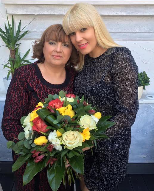 Ce i-a transmis Elena Udrea mamei ei, la scurt timp după ce a a fost eliberata . Toți au rămas impresionați când au auzit și mai ales când au văzut expresia ei în timp ce rostea cuvintele Vezi în primul comentariu