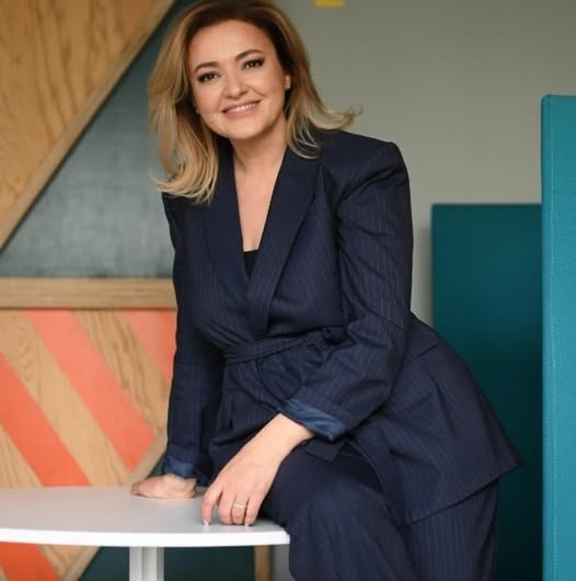 Cristina Bâtlan, între succesul în afaceri și echilibrul personal: „Am de lucru încă mult cu mine”.vezi in comentarii