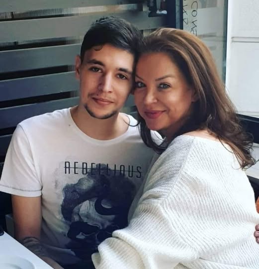 Eugenia Șerban, între lupta cu boala și lupta pentru fiul ei: „Este copilul meu și voi lupta pentru el până la capăt”.Vezi in comentarii