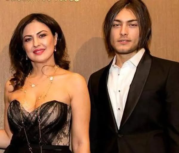 Mama actorului Toto Dumitrescu, Letiția Badea, continuă lupta în instanță. Solicită sume uriașe de la Primăria Capitalei.vezi in comentarii