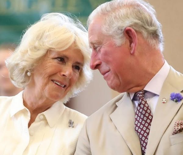 Regele Charles și Regina Camilla, zvonuri de despărțire. Apropiații susțin că locuiesc separat.vezi in comentarii
