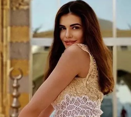 Cum a reacționat Monica Gabor după ce Irina a defilat pentru prima oară. Declarația sa vine la scurt timp după dezvăluirile lui Irinel Columbeanu.vezi in comentarii