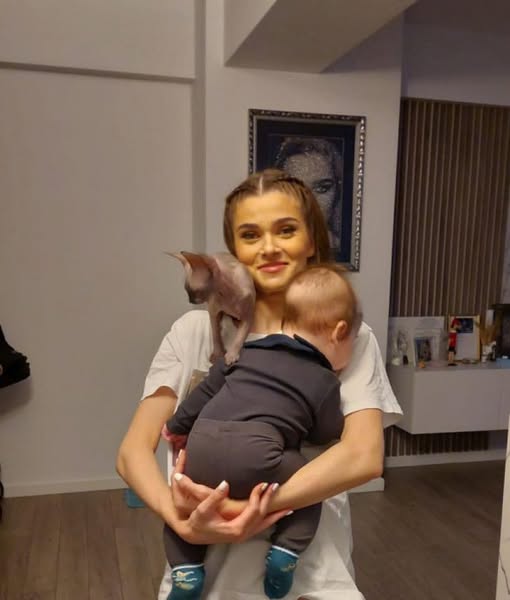 Gata, s-a aflat în sfârșit! Ce etnie are, de fapt, Theo Rose? Cântăreața a rupt tăcerea și a spus totul. Nu multă lume știa aceste detalii până azi..