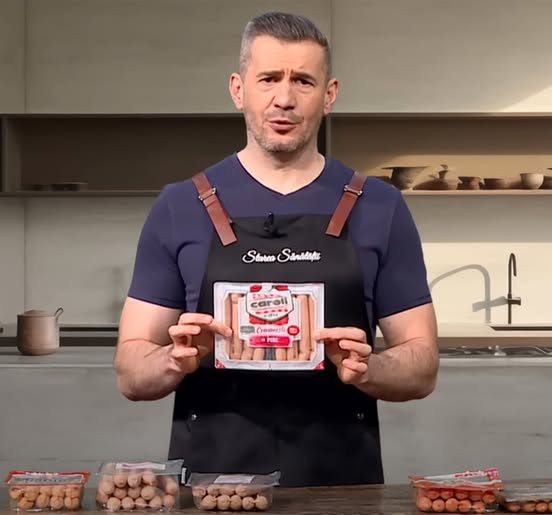 Mănânci crenvurști de porc de la Caroli? Din ce sunt făcuți, de fapt, potrivit lui Dragoș Pătraru..
