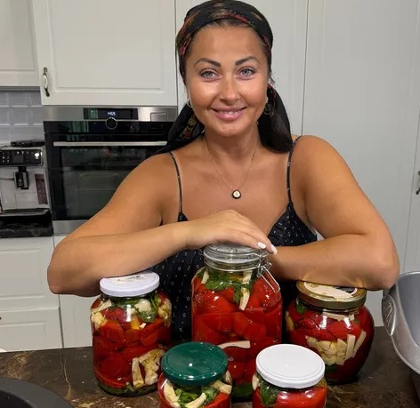 Cum prepară Gabriela Cristea gogoșarii opăriți în oțet. Secretul care face diferența.vezi in comentarii