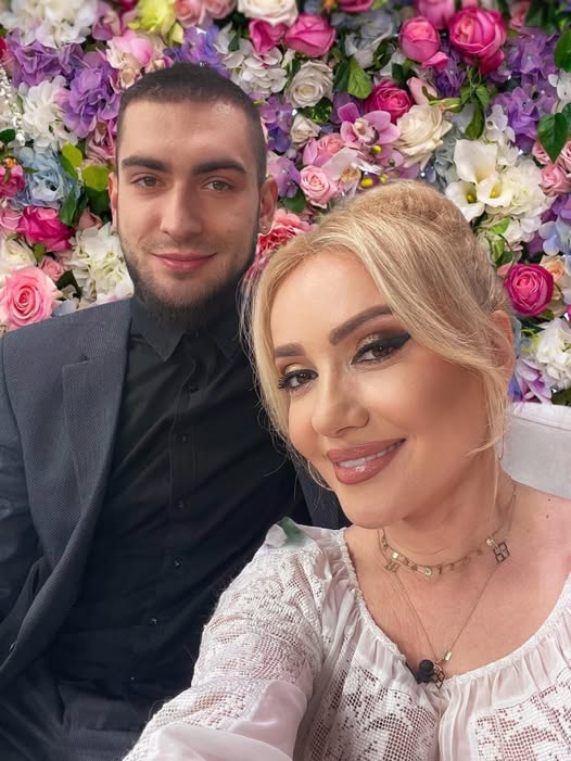 Fiul Adrianei Ochișanu și al lui Corneliu Botgros, în afara pericolului. Emoțiile trăite de artistă după ce Cristian s-a trezit.vezi in comentarii