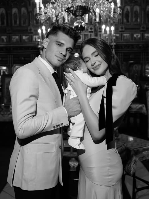 Elena și Ianis Hagi și-au botezat băiețelul. Primele imagini de la evenimentul emoționant