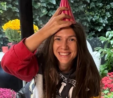 Zi de sărbătoare pentru Adela Popescu! Radu Vâlcan i-a pregătit o surpriză de ziua ei de naștere, iar reacția vedetei a fost savuroasă.vezi in comentarii