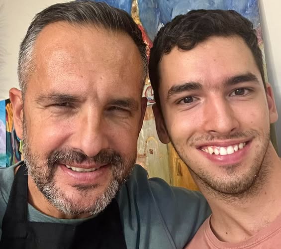 Mădălin Ionescu, mărturisiri cutremurătoare despre boala fiului său, Filip: „Nu prea mai poate fi ajutat”.Vezi in comentarii