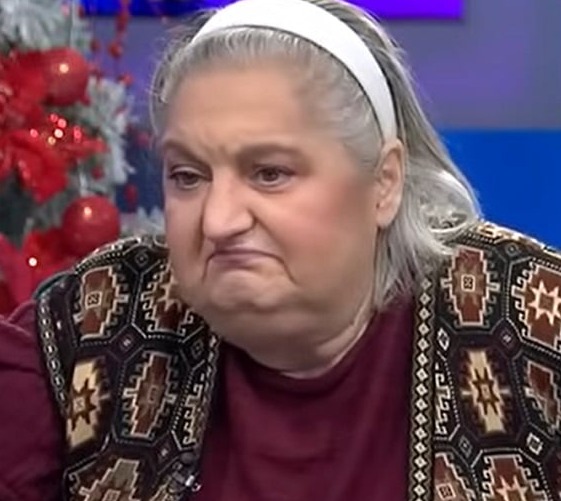 Durere și dezamăgire la înmormântarea Marinelei Chelaru! Actrița, cândva iubită de o țară întreagă, a fost uitată de colegi și apropiați. Doar câteva persoane au venit … See more