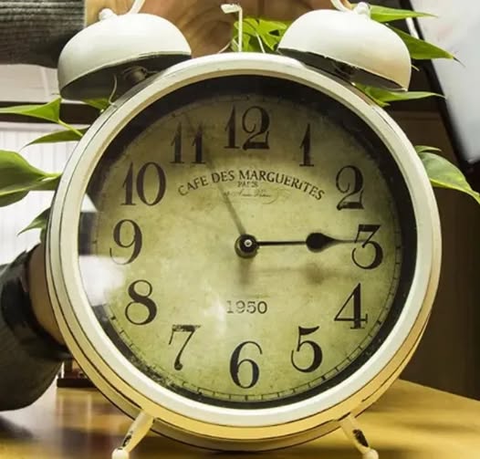 Trecerea la ora de iarnă 2025. Când modificăm ceasurile și ce efect are schimbarea asupra sănătății.vezi in comentarii