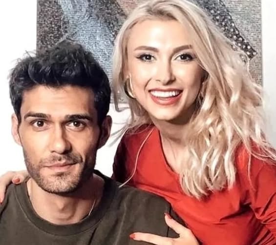 Împăcare neașteptată în lumea mondenă! Andreea Bălan și George Burcea, fotografiați alături de fetițe, la cinci ani după divorț.vezi in comentarii