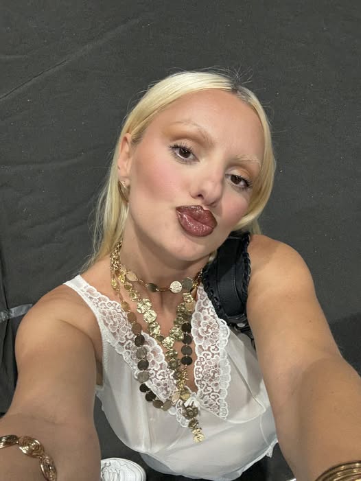 Alexandra Stan, despre trauma suferită în urmă cu 12 ani: „Am învățat să nu mai depind de nimeni pentru validare”.vezi in comentarii