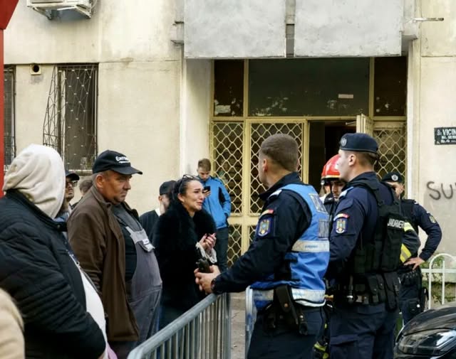 Gest emoționant după explozia din Rahova. Un tânăr și-a riscat viața pentru a recupera rochia de mireasă a soției sale!