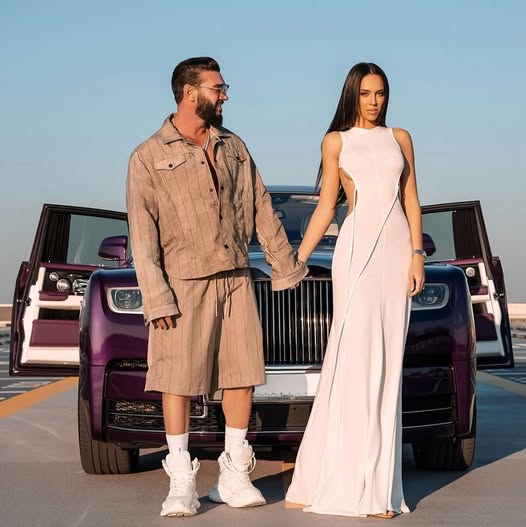 Dorian Popa surprinde cu o imagine de familie: alături de soția lui și un bebeluș. Cine este copilul?.vezi in comentarii