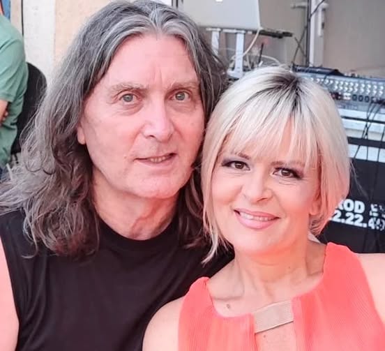 Cum arată și ce face în prezent Laurențiu Cazan, fostul iubit al Marinei Voica. Artistul cu peste douăzeci de ani mai tânăr decât celebra cântăreață.vezi in comentarii