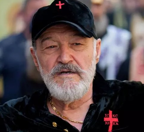 Drama din familia lui Gigi Becali! O rudă apropiată a fost dată afară din propria casă, în timp ce latifundiarul din Pipera continuă să-i ajute pe străini.vezi in comentarii