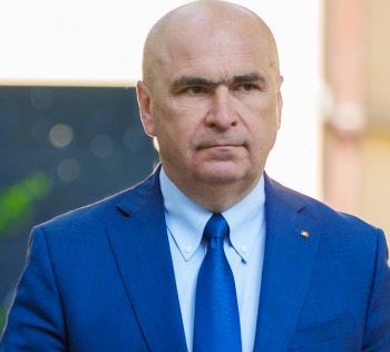 De ce a ales Ilie Bolojan să-și facă publice diplomele pe rețelele sociale. Ce studii a urmat premierul României și ce a declarat despre perioada dificilă din viața sa.vezi in comentarii