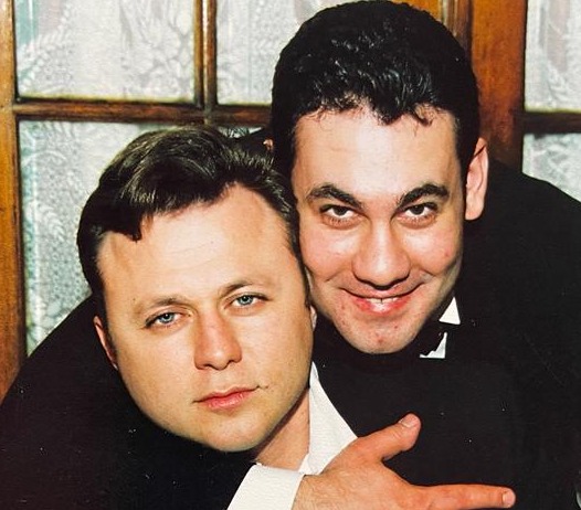 Nepoatele lui Ion Dolănescu au moștenit talentul artistic al familiei. Dragoș Dolănescu și dorința sa legată de copiii lui și ai fratelui său.vezi in comentarii