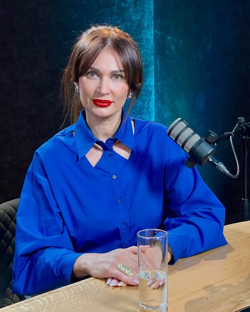 Nicoleta Luciu revine în atenția publicului: a lansat o academie de dezvoltare personală pentru tinere pasionate de modeling, actorie și media.vezi in comentarii