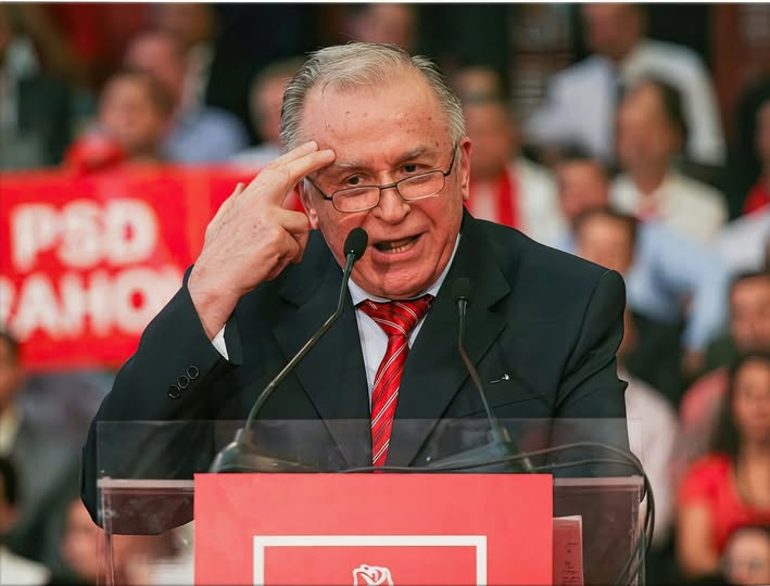 Moment solemn în cadrul congresului PSD. Politicienii au ținut un minut de reculegere pentru Ion Iliescu