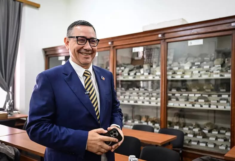 Victor Ponta, la un pas să revină în PSD. „Eu n-am plecat niciodată din PSD. Dacă mă primesc înapoi, vin”