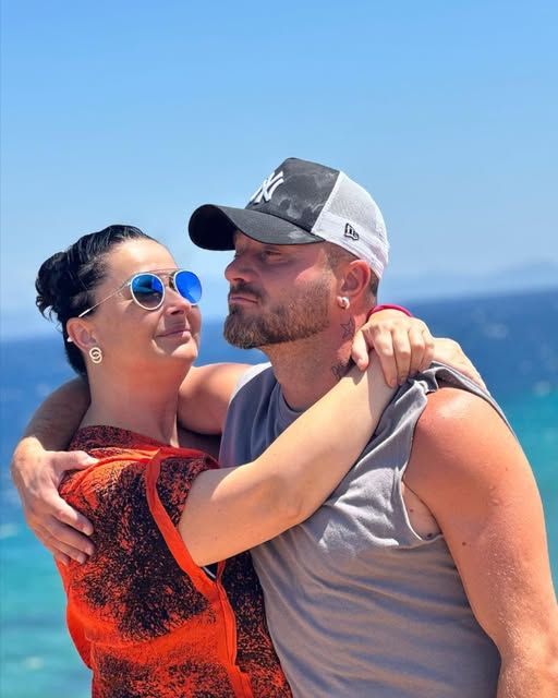 Gabriela Cristea, în culmea fericirii: „Nu cred! Nu cred!” Tavi Clonda i-a făcut o surpriză emoționantă. vezi in comentarii