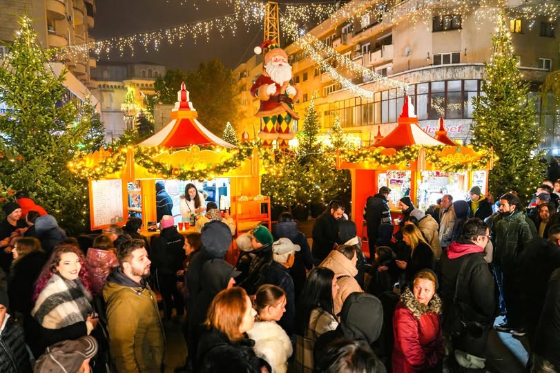 Cât a ajuns să coste trei mici și o porție de cartofi prăjiți la Târgul de Crăciun din Craiova. Vizitatorii s-au speriat de prețurile ridicate