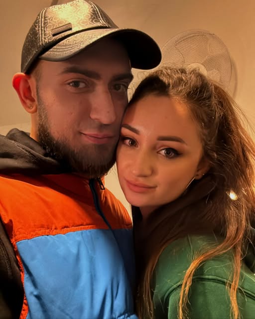 Reacții necontenite în mediul online după gestul făcut de Cristi Botgros în public față de iubita lui! O declarație de dragoste pe care nimeni nu o aștepta. vezi mai jos