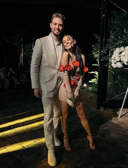 Mira s-a despărțit de ”soțul ei”, Levi?! Postarea care a pus internetul pe jar: “L-am iubit mai mult decât pe mine”