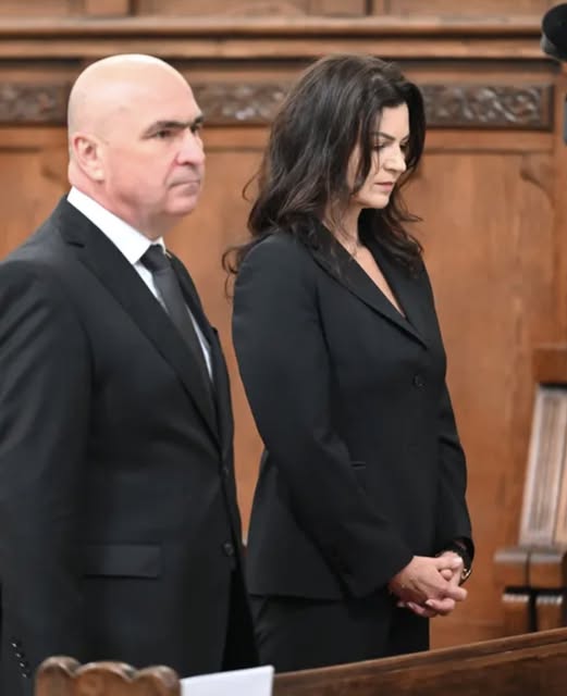 Concubina lui Ilie Bolojan, apariție impecabilă la Viena. Cum s-a prezentat Ioana, de mână cu premierul României