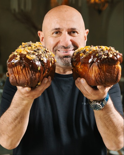 Rețeta de cozonac a lui Cătălin Scărlătescu. Secretul celebrului chef pentru un desert pufos și aromat: vezi mai jos