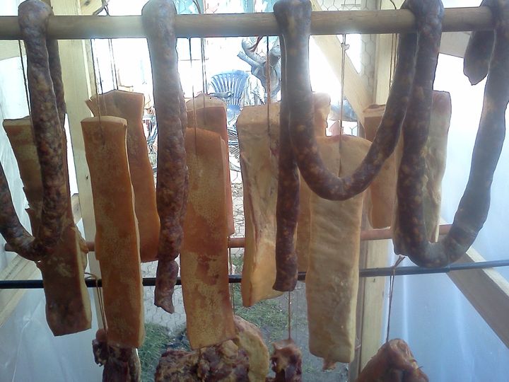 Cât se fierbe slănina înainte să o afumi. Cea mai bună zeamă pentru a o face fragedă