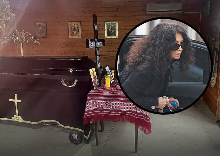 Mihaela Rădulescu, sfâșiată de durere la înmormântarea mamei sale! Și-a păstrat eleganța chiar și în momentele cele mai grele ↘️