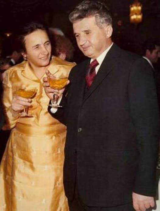 Ce obicei nemaiauzit se petrecea in casa Elenei si a lui Nicolae Ceausescu, in noaptea de revelion, la ora 02.00 fix
