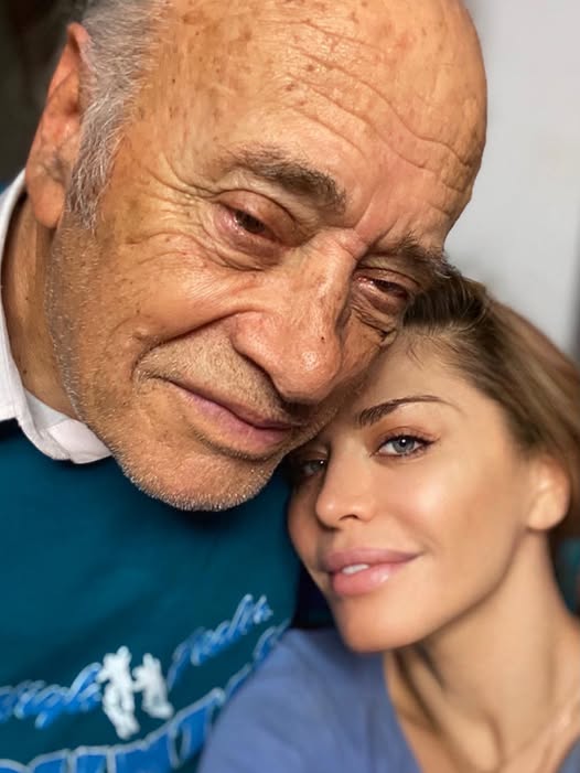 Revelion în lacrimi pentru Loredana Groza! Tatăl cântăreței a murit