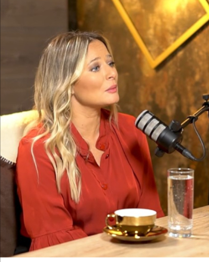 Laura Cosoi, despre dorința de a sprijini părinții în gestionarea timpului petrecut de copii pe telefon. Vezi in comentarii