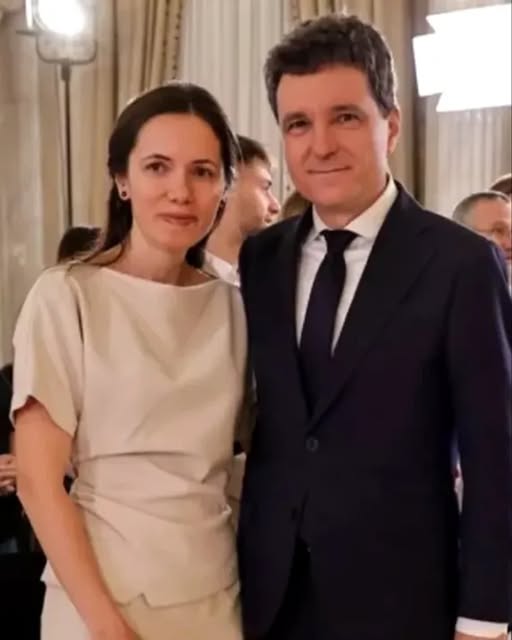 Nicușor Dan, nuntă planificată în secret alături de partenera sa, Mirabela Grădinaru:Vezi in comentarii