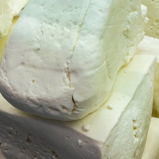 : Brăilean mort după ce a mâncat brânză de la…