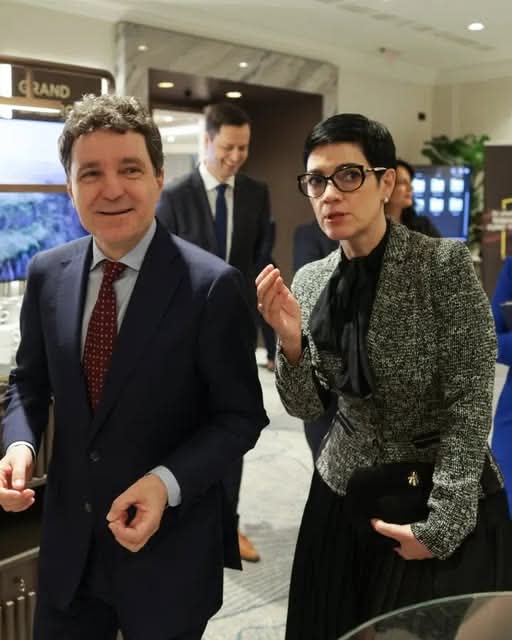 Pleacă de la Cotroceni! Si-a dat demisia chiar acum… Vezi mai mult