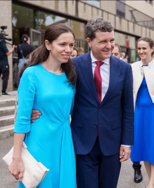 Mirabela Grădinaru este oficial „Prima Doamnă” a României.