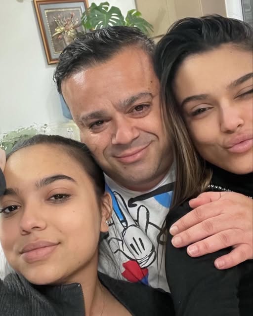 Oficial! fiica lui Adrian Minune trăiește o nouă poveste de iubire și radiază de fericire…Vezi in comentarii