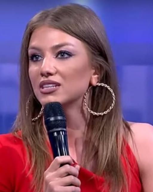 Valentin Sanfira și Codruța Filip au divorțat! Anunțul neașteptat a fost făcut de cântăreață…Vezi in comentarii