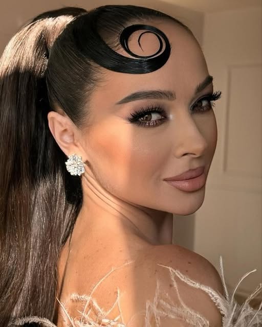 „Ne luăm rămas bun…” Vlăduța Lupău anunță o despărțire … Vezi in comentarii