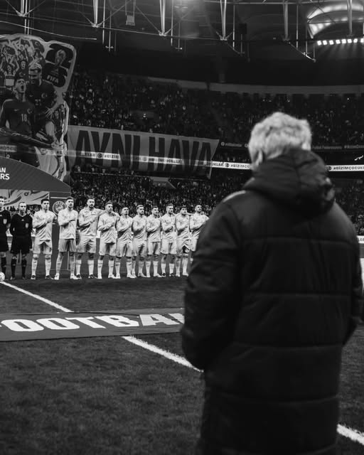 Ianis Hagi rupe tฤcerea dupฤ pierderea lui Mircea Lucescu: rรขnduri care au cutremurat fotbalul… Vezi in comentarii